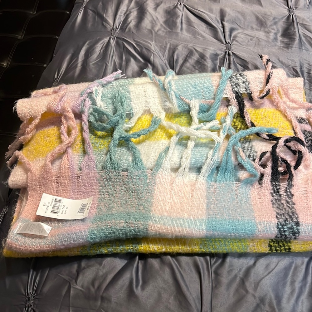 Multi color pinkish wrap one size